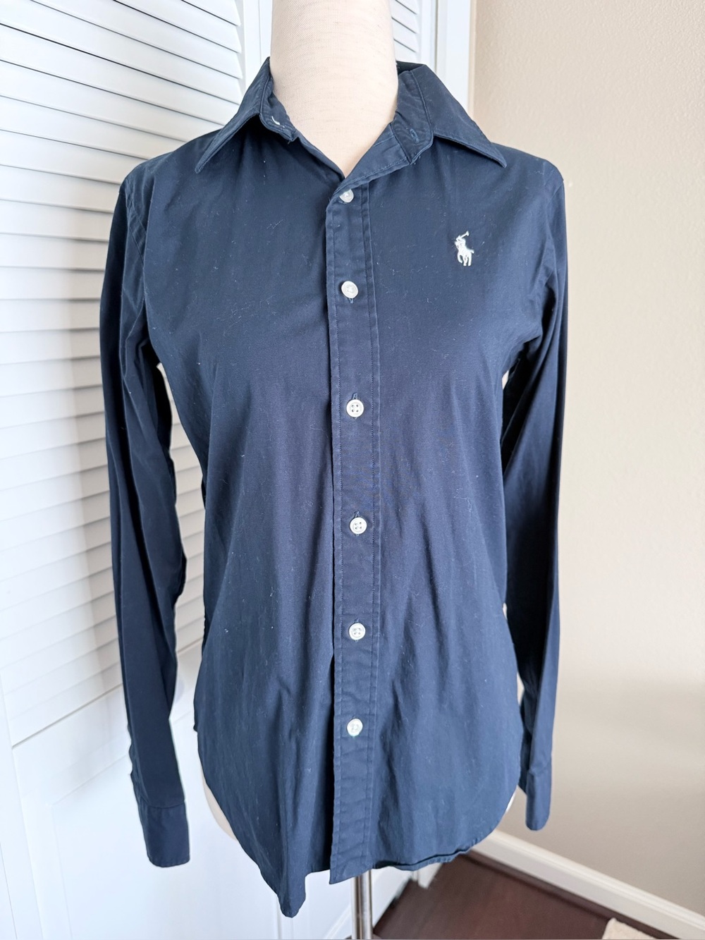 Ralph Lauren Women’s Slim Fit Long-Sleeve Navy Button-Down Shirt Size 4 EUC